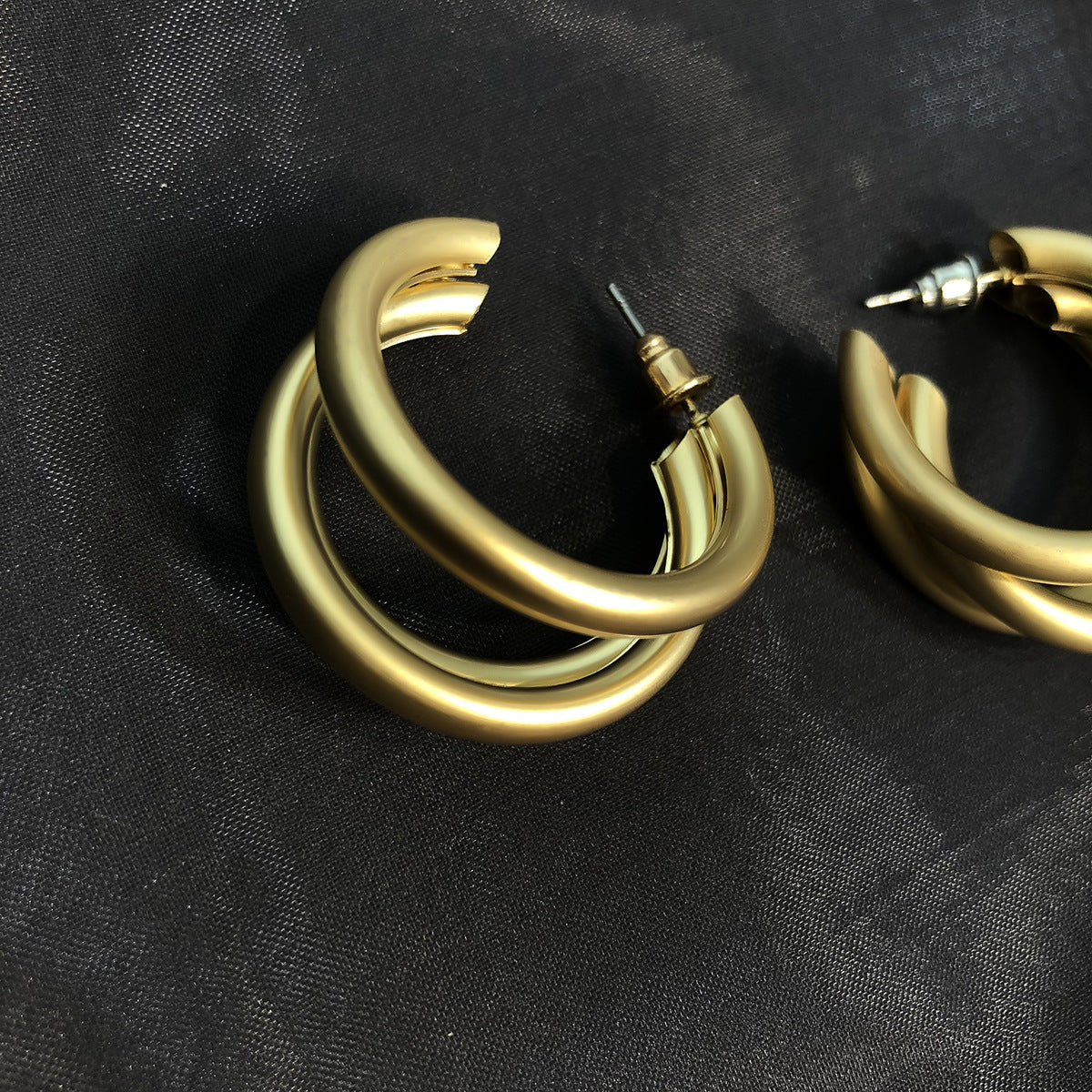 Virella Hollow Circle Earrings