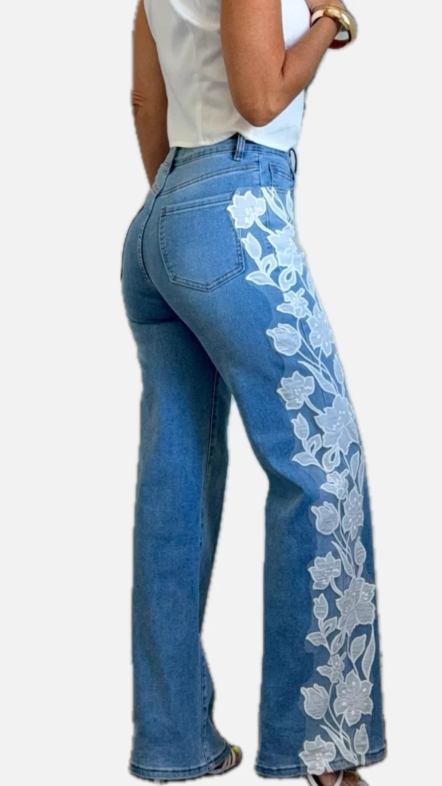 Bloom Trail Embroidered Jeans