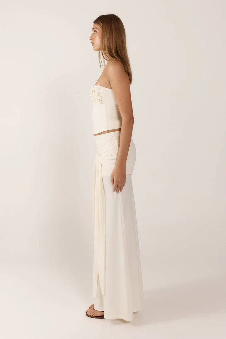 Petal Muse Strapless Floral Top