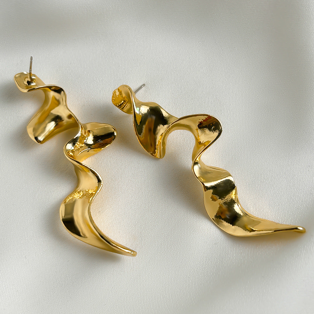Auréa Liquid Form Studs Earrings