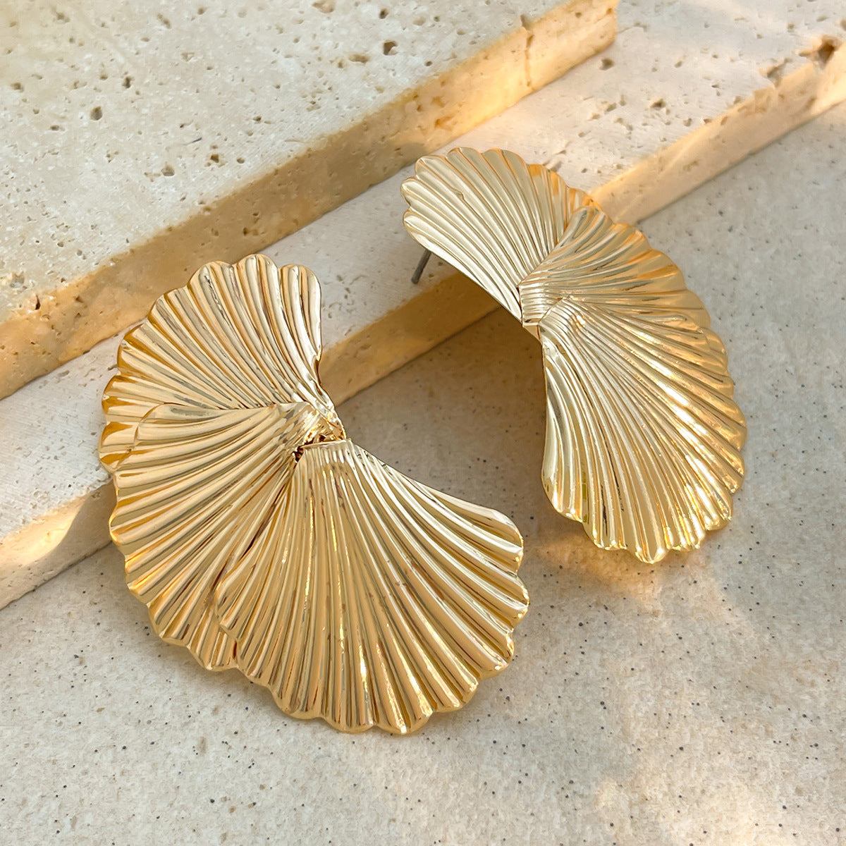 Maris Sculpted Shell Earrings