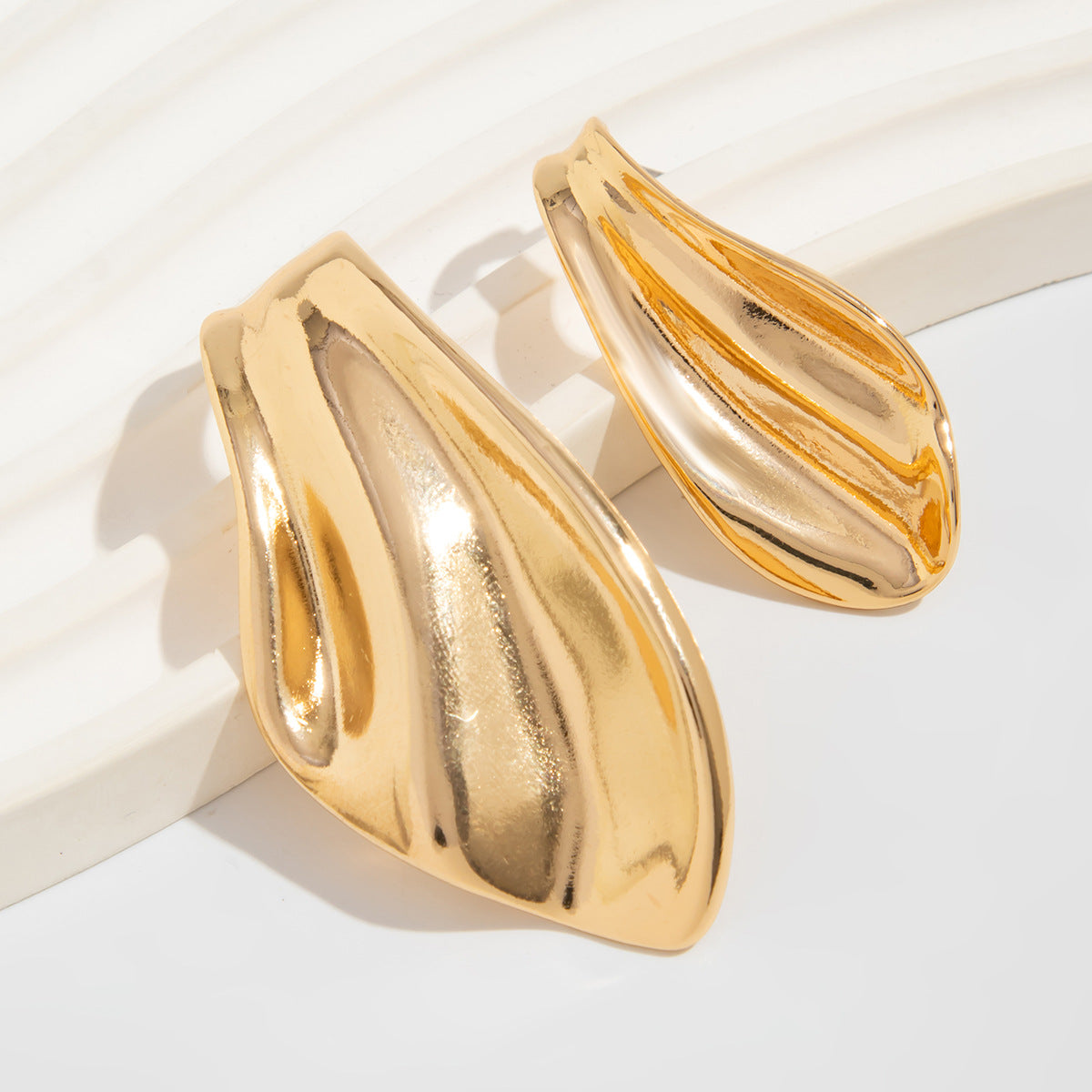 Noir Crinkle Geometry Studs